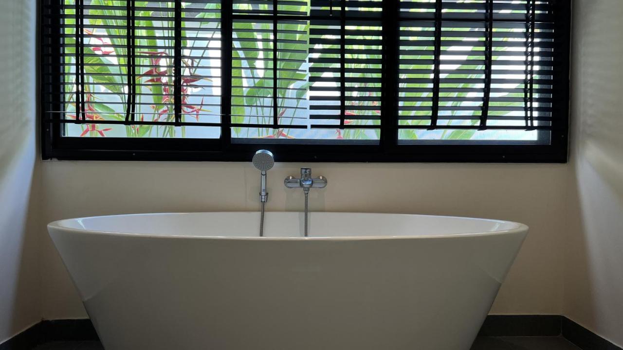 Plunge Tropic Villas 2 Naiharn Rawai Luaran gambar